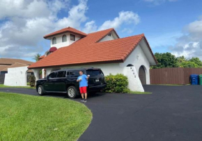Spanish Style House - Free Parking